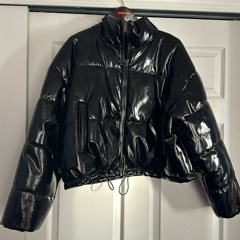 Cropped puffer jacket